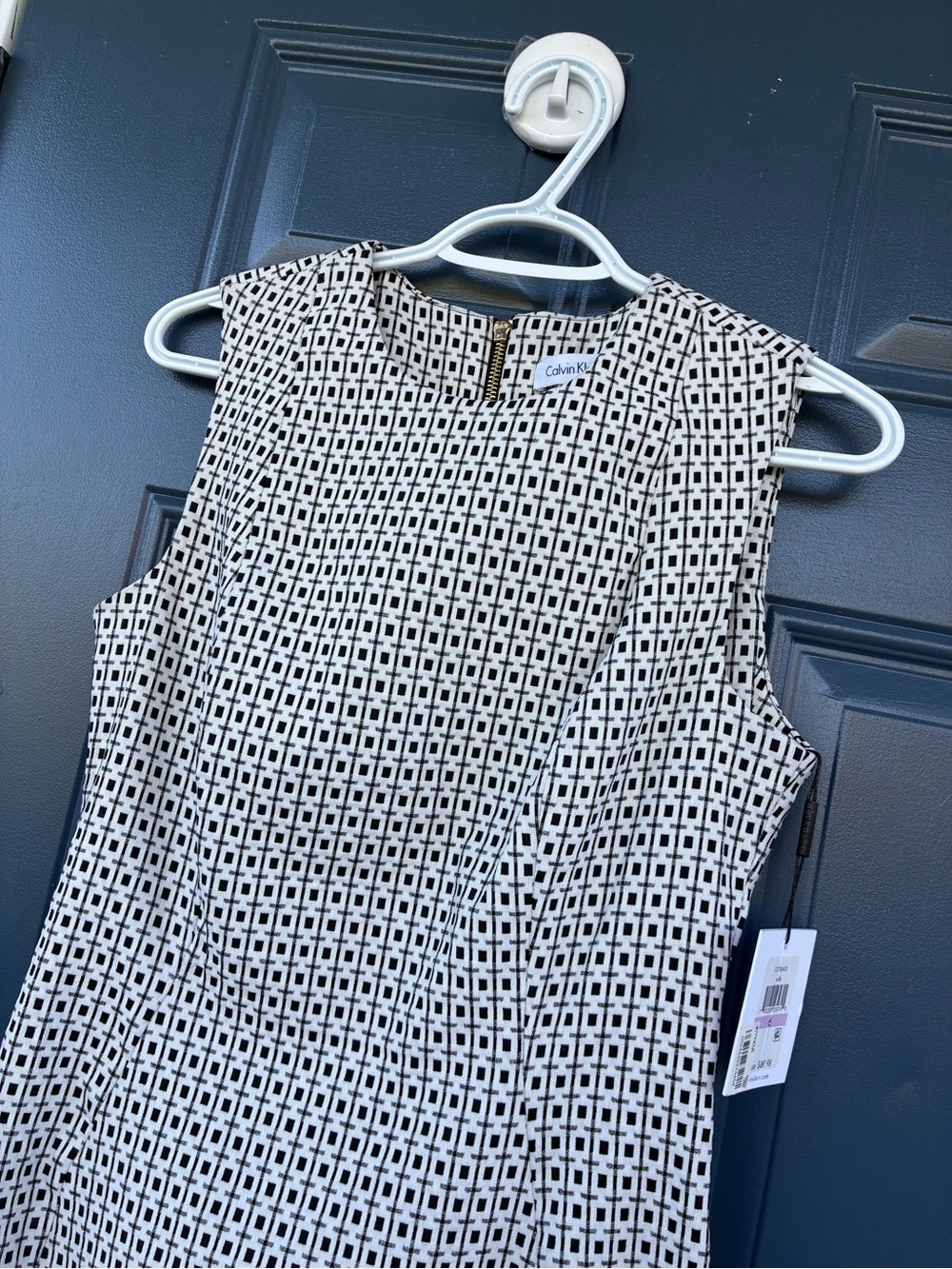Calvin Klein sleeveless dress; Size 6; Perfect for the office, new with tags
